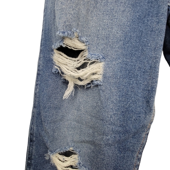 Hollister Distressed High-Rise Mom Jean With Raw Hem Size 0R - Picture 5 of 11